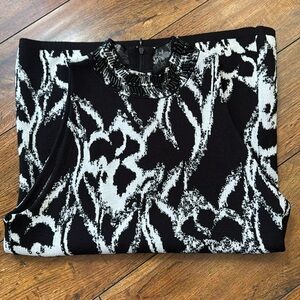 White House Black Markets Top